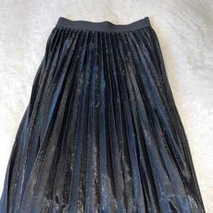 Akira shimmer pleated skirt